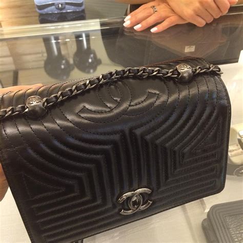 chanel diamond chevron quilted flap bag